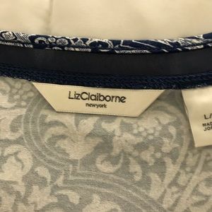 Top with 3/4 length sleeves